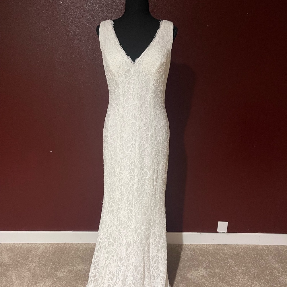 Elegant White Lace Wedding Dress